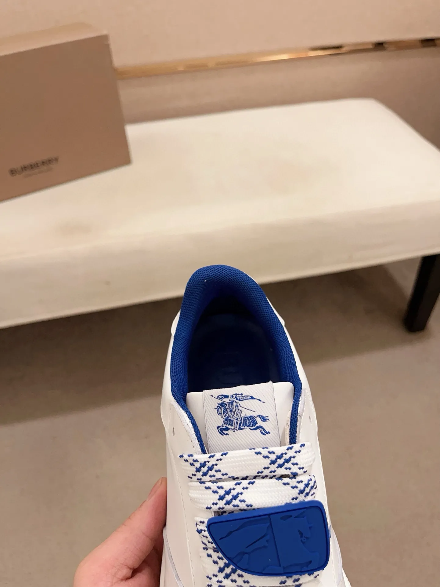 Men's shoes 💰: 560💰🇮🇹🇮🇹The counters are synchronized with Burberry's top purchasing agents🔍🔍Synchronized sales. Positive code number: 38-44. Italian imported cowhide, fully imported sheepskin lining, sole: original sole provided by the original factory, exclusive movable molded sole, super comfortable, original factory follow-up order, 🔍🔍high quality, you can enter and leave the counter at will, welcome to compare (45 yuan for customization, no return or exchange)